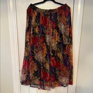 Nash Shear Fully Lined with Multi-Color Floral Pattern Skirt 100% Rayon #260